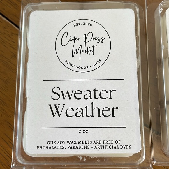 NWT Soy Wax melts. Lot of 4. 3-sweater weather/1 gingerbread cookie. Cream - Picture 5 of 7